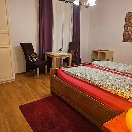 Laxmi Happy In Historical Homestay Prague